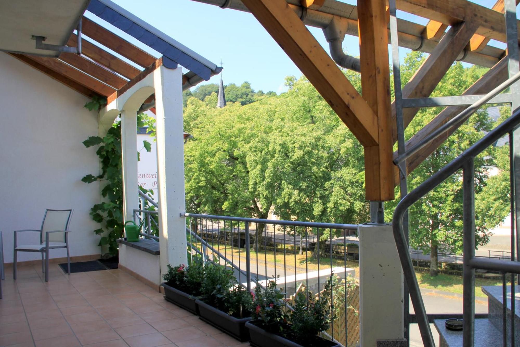 Ferienweingut & Gutsrestaurant Becker Apartment Burgen  Ngoại thất bức ảnh